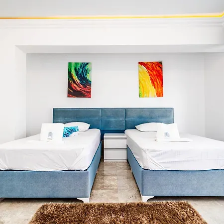 Deja Blue White Tower Apartment Mamaia