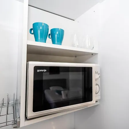 Apartment Deja Blue White Tower Mamaia